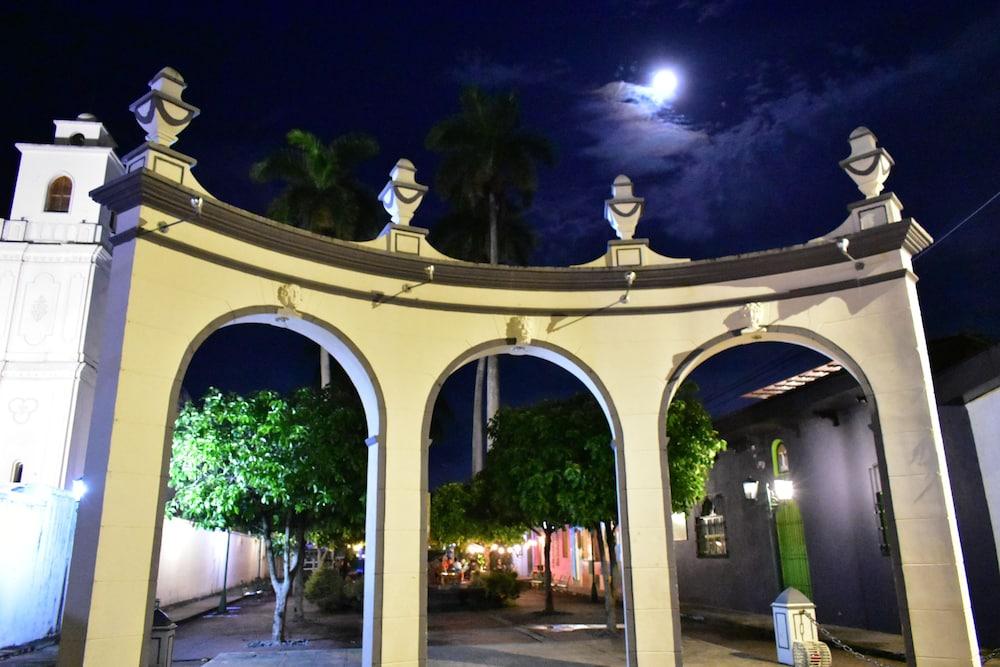 La Casa De Mamapan Hotel Colonial Ahuachapán Exterior photo